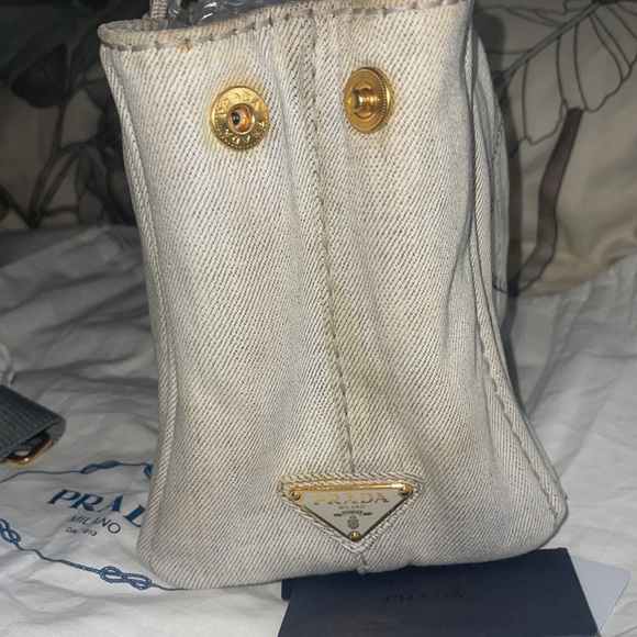 Authentic Prada Canapa - Picture 6 of 17